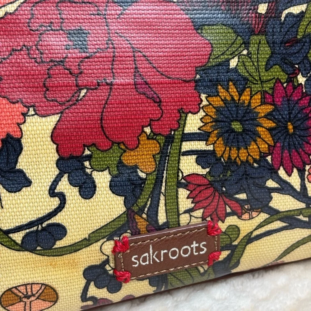 Sakroots Artist Circle Floral Crossbody Bag